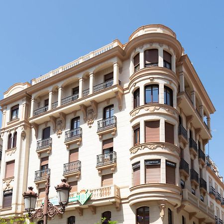 Betis Suites-La Campana Sevilla Exteriör bild