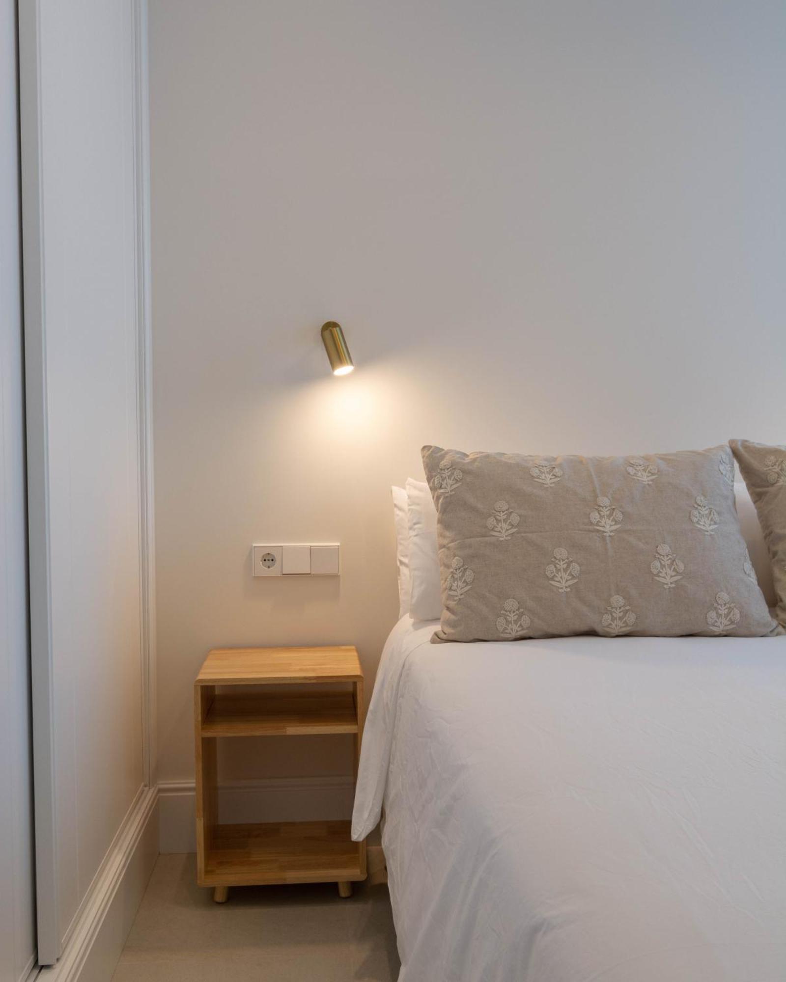 Betis Suites-La Campana Sevilla Exteriör bild