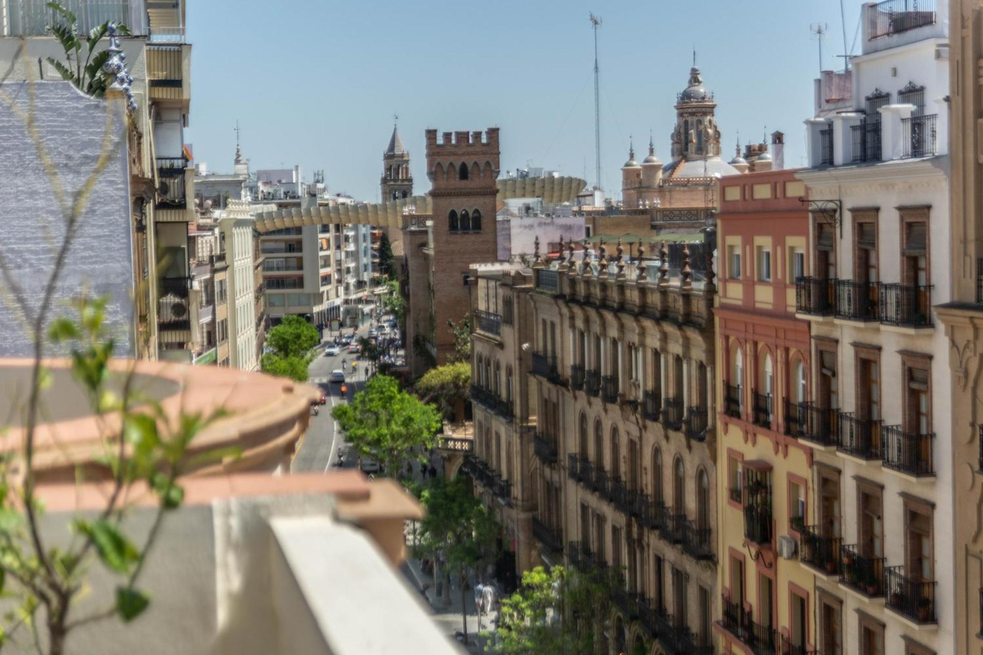 Betis Suites-La Campana Sevilla Exteriör bild