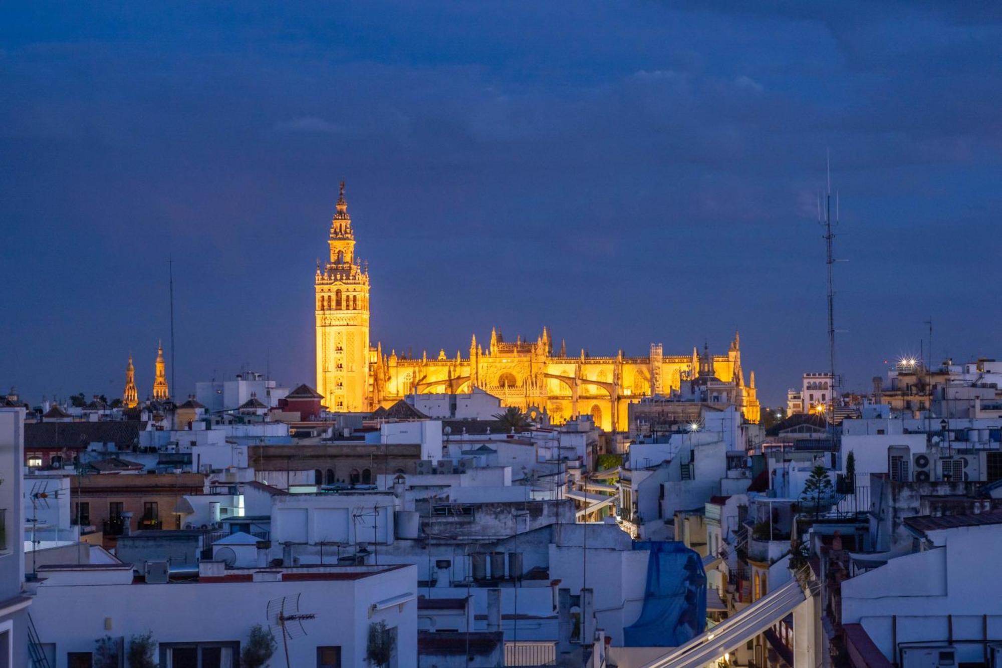 Betis Suites-La Campana Sevilla Exteriör bild